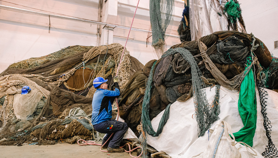 HAUGEVIS: Lag på lag med fiskeredskaper hos Nofir venter på å bli gjenvunnet