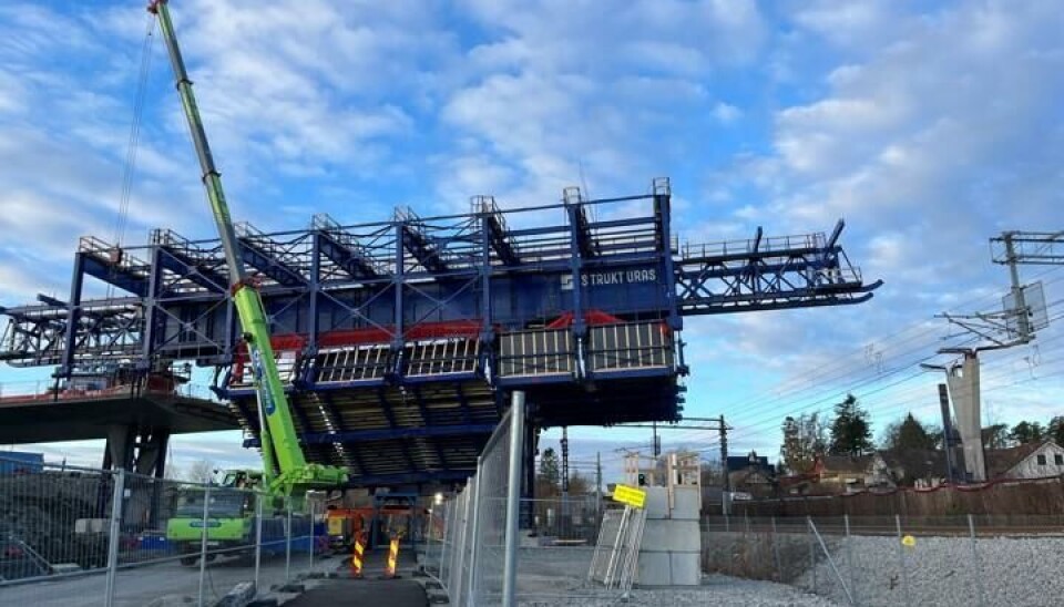 STOR KONSTRUKSJON: Moveable Scaffolding System sett fra siden i Hinnavågen.