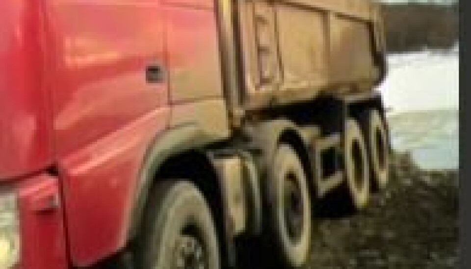 TIPPET: Lasset ble tippet i Storavatnet, uten å ha blitt veid av Statens vegvesen.