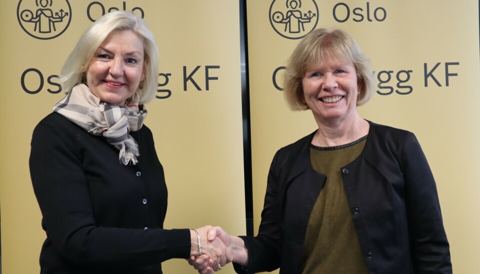 FRA VENSTRE: Administrerende direktør Eli Grimsby i Oslobygg KF og avdelingsleder Marianne Wille Haugen i Veidekke Bygg Oslo.