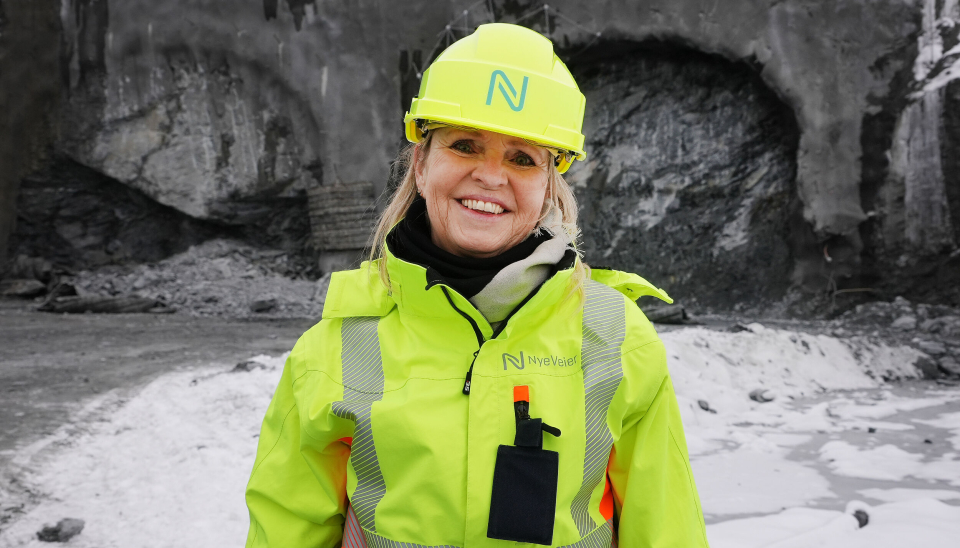 - Tunnelåpningen er vår julegave til dem som trafikkerer Kvænangsfjellet og E6 i nord, sier Nye Veiers administrerende direktør, Anette Aanesland. Bilde fra da arbeidet med å bygge tunnelen startet.