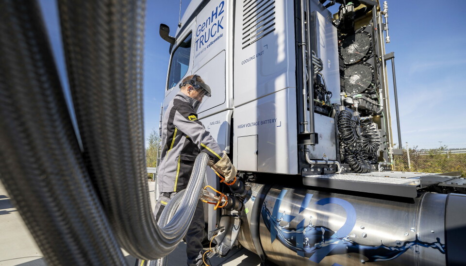 TANKER: Bilen er utstyrt med to tanker, hver på 44 kg hydrogen. Den nye fyllestandarden sLH2 blir benyttet i prosjektet.