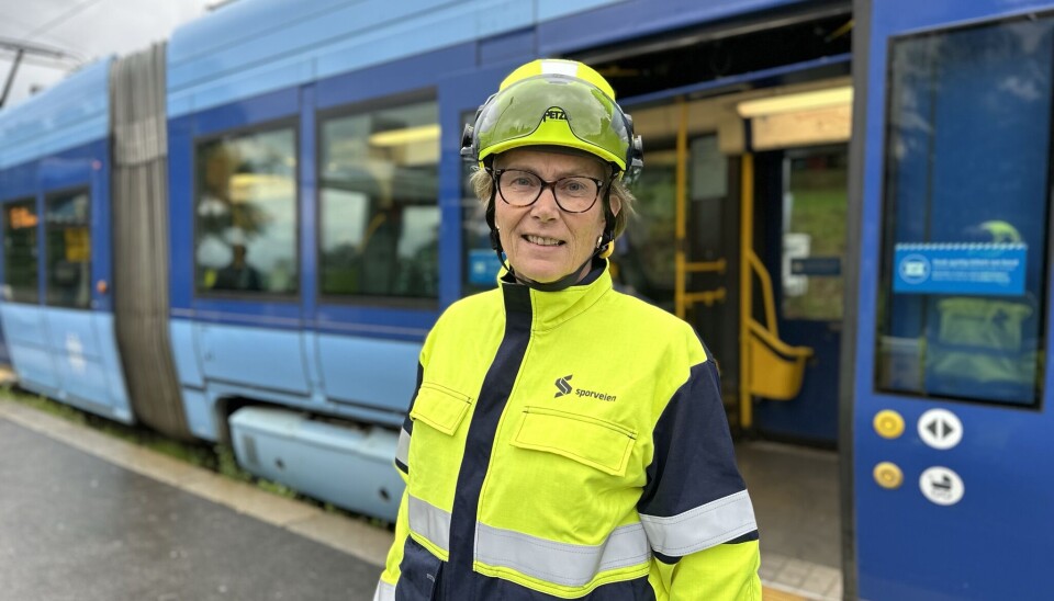 UTFORDRINGER: Banesjef trikk i Sporveien, Tone Manum forklarer at det er både sikkerhets- fagmessige og menneskelige utfordringer knyttet til å jobbe ute med stål i så streng kulde.