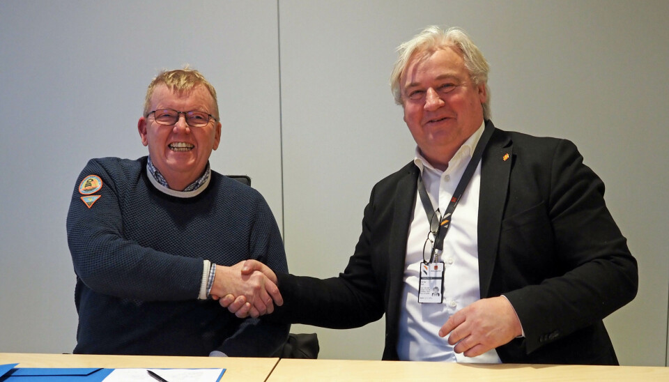 FRA VENSTRE: Per Jonsson leder for NCC Infrastructure Norway og Kjell Inge Davik, Utbyggingsdirektør Statens Vegvesen.