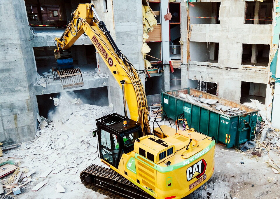 NYHET: Ny modell i Z-line serien, denne gangen Cat 330 Z-line på 35 tonn. Første kunde er Rivenes AS.