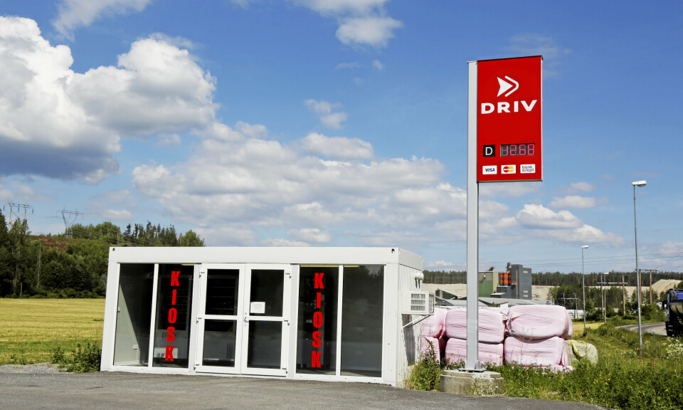 BLIR STØRRE: Driv Energi blir stadig større, nå etter fusjon med Bjørknes Kjemi AS. Dette bildet et av en Driv-stasjon på Kilemoen utenfor Hønefoss i 2020.