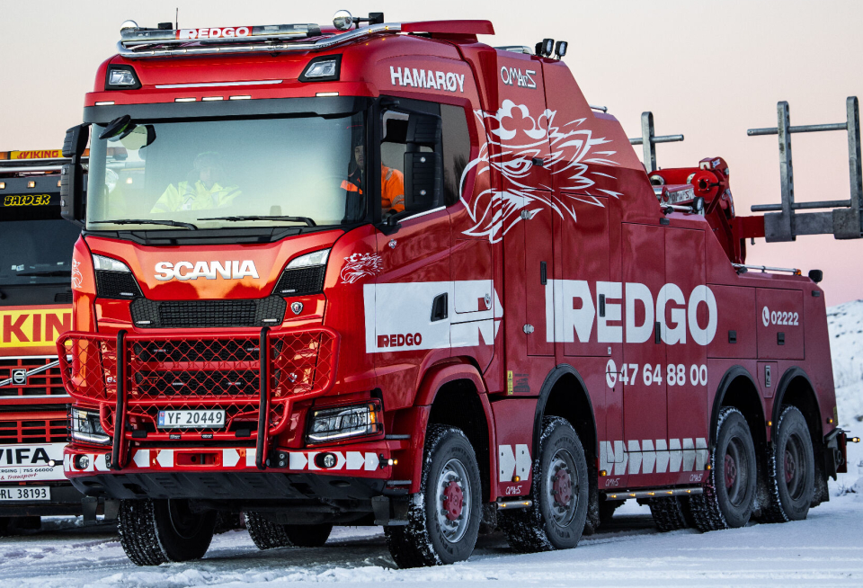 HELT NY: Nord Salten Auto sin helt nye Scania S660 XT 8X8 som er stasjonert på Ulsvåg.