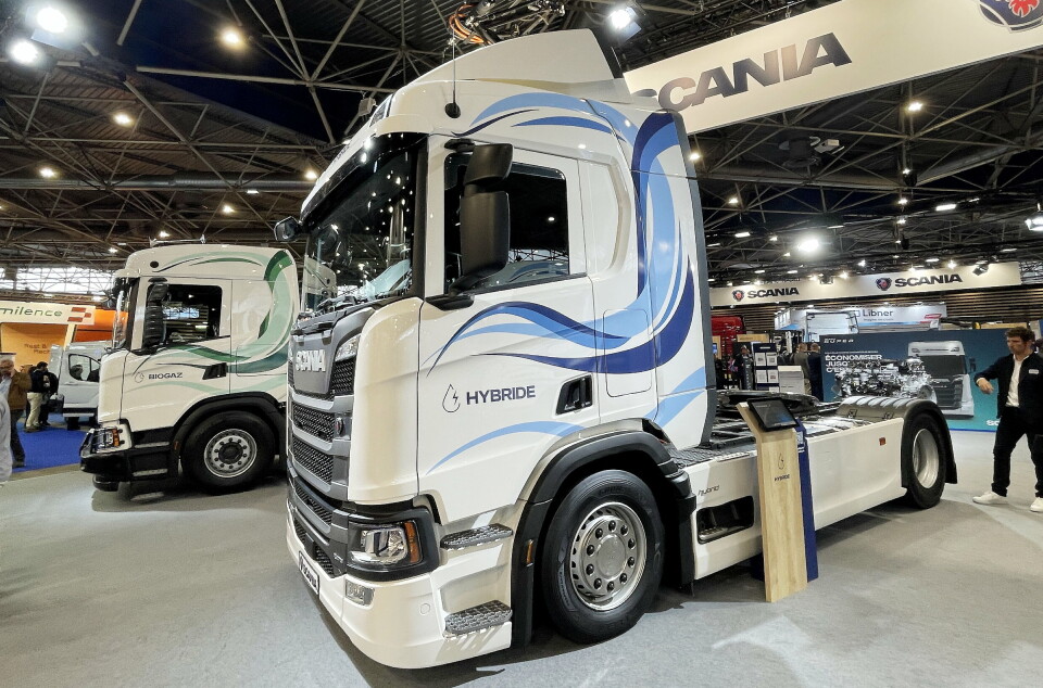 MESSE: Senest i slutten av november sto flere Scania hybrider utstilt på Solutrans-messen i Lyon.