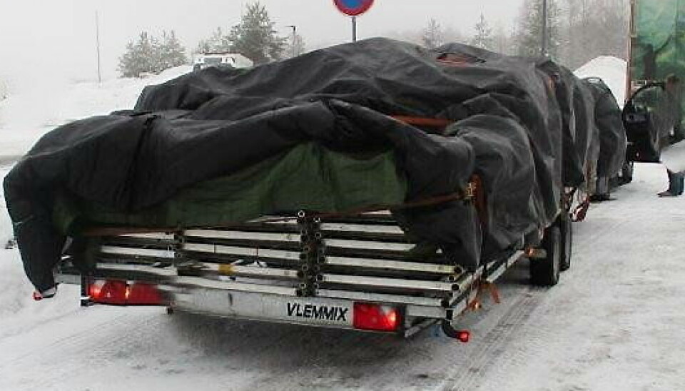 GALT: Her var det meste galt, 1300 kilo overlast, ingen bremselys og aldri registrert henger.