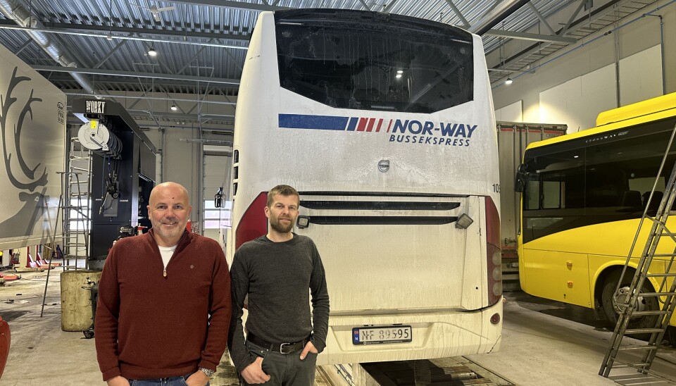 SAMARBEID: Jack Larsen, servicemarkedssjef Volmax Grenland (t.v.) og Einar Krossbakken, teknisk sjef Telemark Storbilservice, ser frem til et godt samarbeid