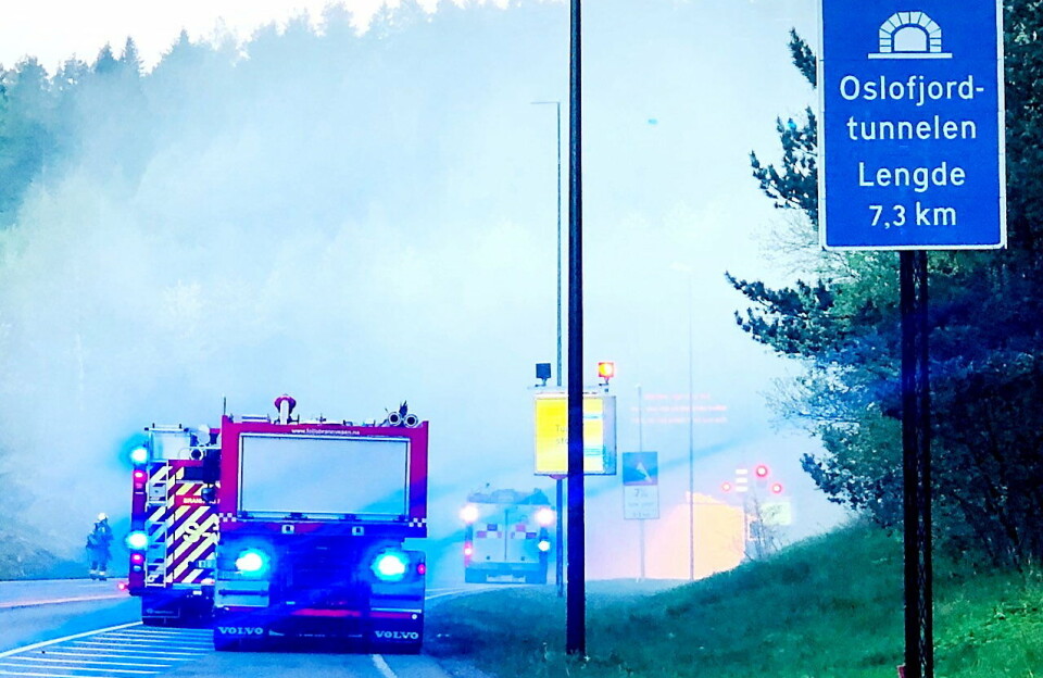 TRENING: Nødetatene skal øve sammen med Statens vegvesen for å bli bedre rustet til å håndtere hendelser i Oslofjordtunnelen. (Arkivfoto fra en tidligere øvelse: Haakon Stokkenes, Statens vegvesen)