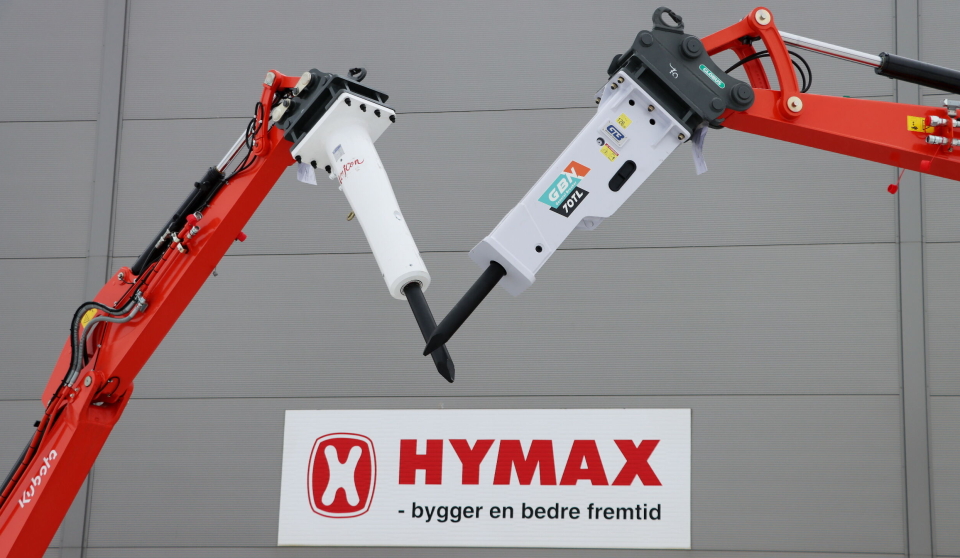 NYTT AGENTUR: Hymax AS har inngått avtale om agenturet på hydrauliske hammere fra General Breaker (GB) fra Sør-Korea. Bildet er tatt utenfor Hymax-lokalene i Brumunddal.