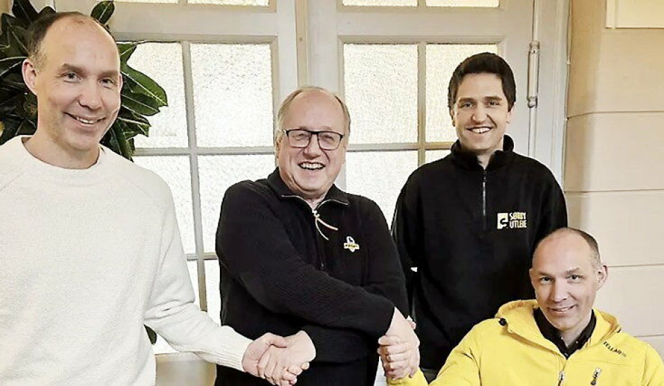 AVTALE: Sørby og Fosby har inngått avtale. Fra venstre er Lars Sørby, Jon Fosby, Martin Authen og Erik Sørby.