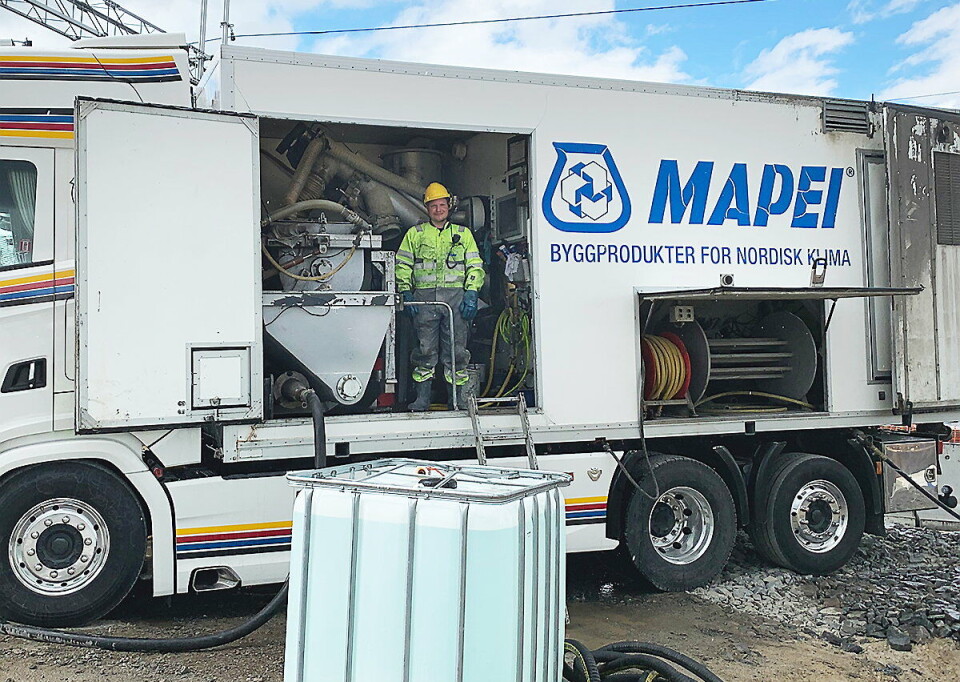 PUMPEBIL: Bilen er på plass, klar til innsats.