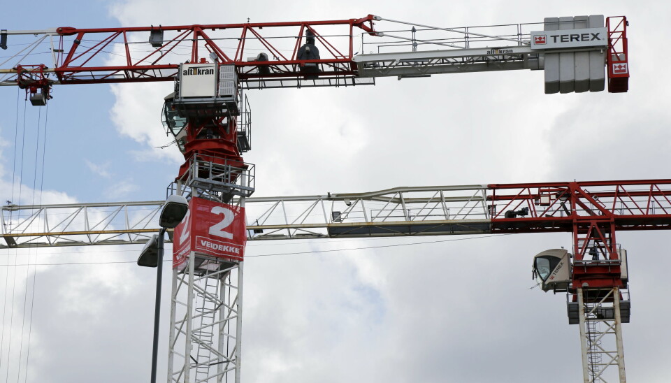 MANGE I NORGE: Her er et bilde av Altikran sine Terex tårnkraner fra et Veidekke-prosjekt i Oslo.