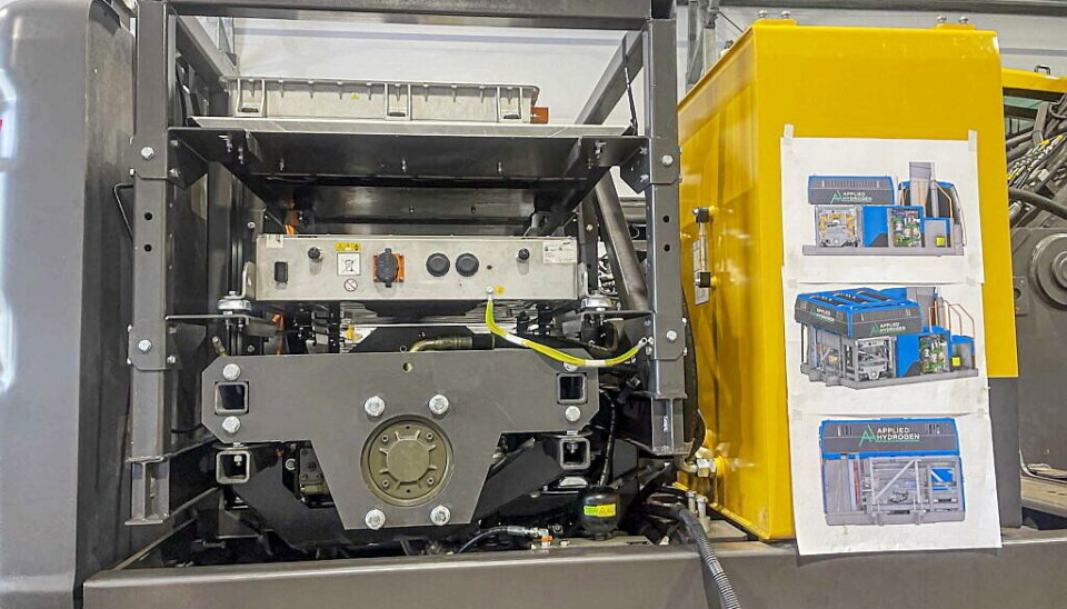 GJORT AV VOLVO: Alt er gjort av Volvos egne folk, på Volvos egne ECU-er. Det ligger dermed godt til rette for serieproduksjon og senere rutinemessige oppdateringer.