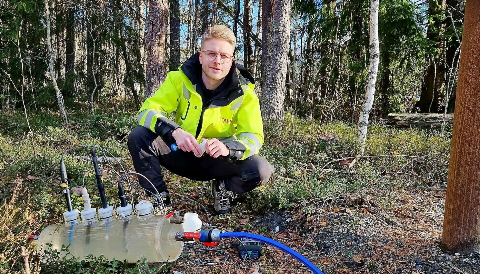 GAMECHANGER: Hydrogeolog i Cowi, Christian Rekve Bryn, kombinerer georadar og kjerneprøver for å beregne karboninnholdet i våtmarker. – En gamechanger, og en forutsetning for å beregne naturens verdi, sier han