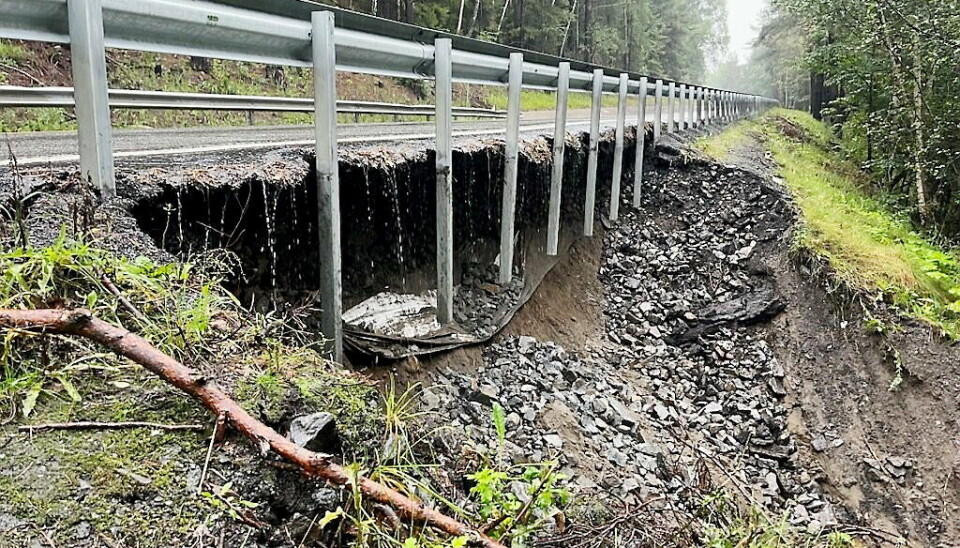 RAS: E16 er stengt ved Hønefoss på grunn av ras.