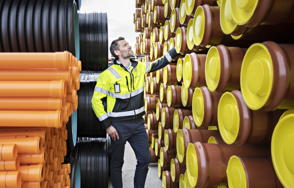 ADM. DIREKTØR: Pipelife utreder bruk av resirkulert plast i rør i trykkløse rørsystemer. Her ved administrerende direktør i Pipelife, Sigmund Aanstad.