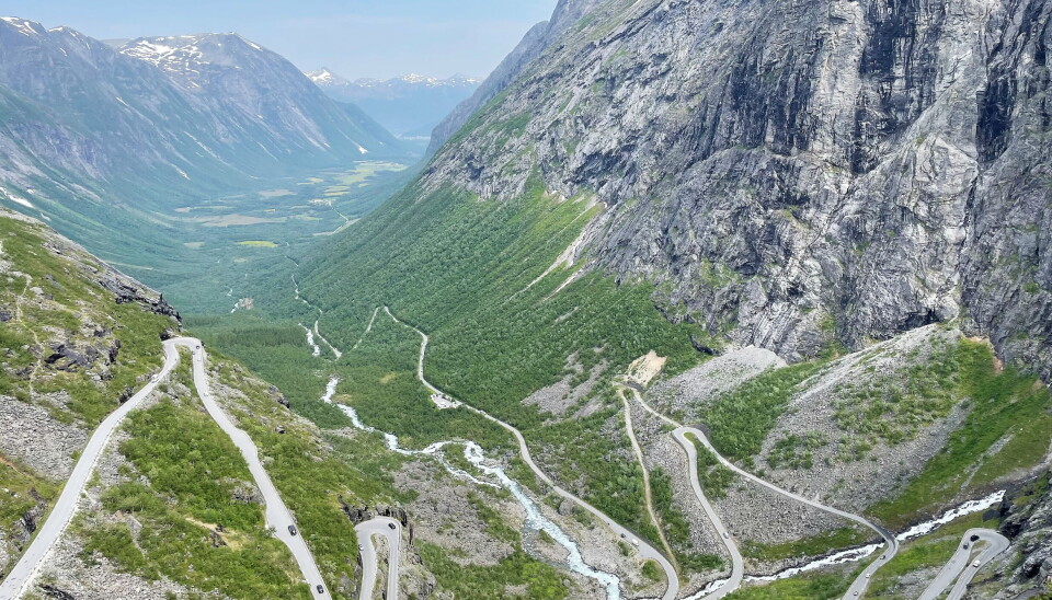 VURDERER BRUKERBETALING: Det ligger an til å bli både bompenger og besøktavgift i Trollstigen.